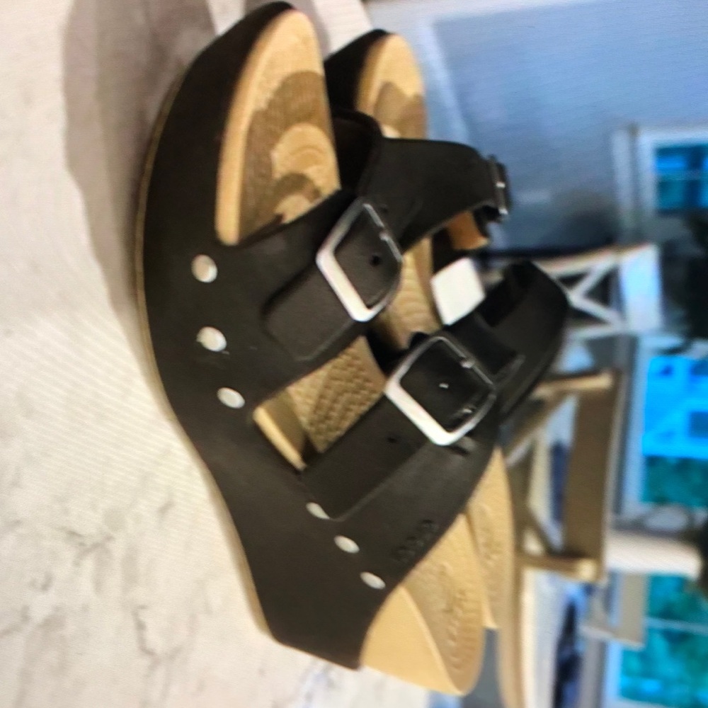 Crocs cobbler wedges brown silver studs size 8